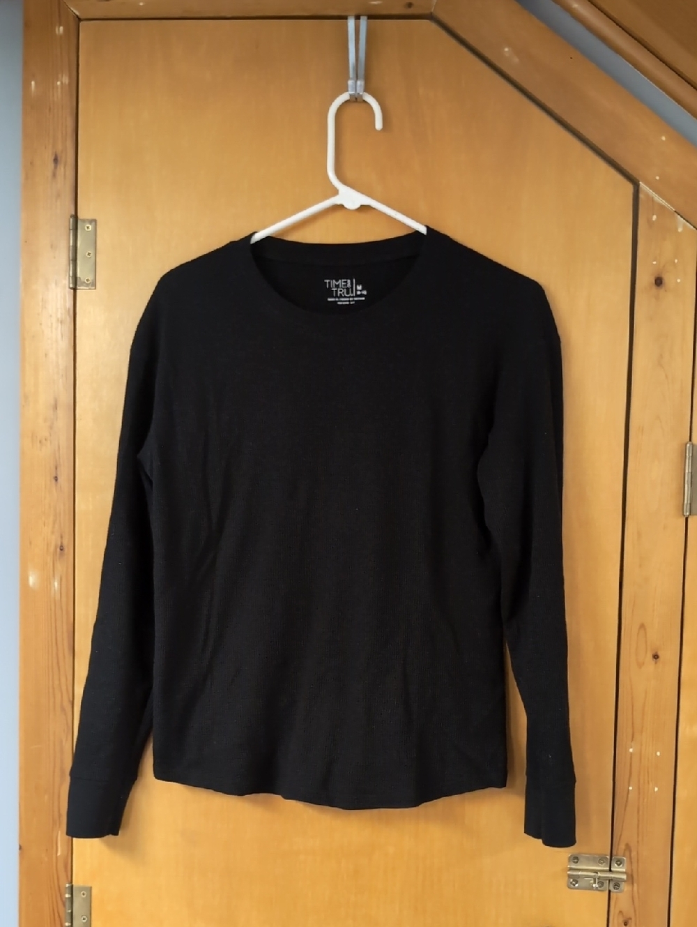 Time and Tru Black Crewneck Long Sleeve Top
